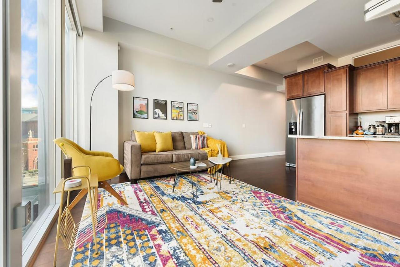 Hostwise Stays - The Washington At Chatham - Free Parking, Private Gym, Skyline Views! Питсбърг Екстериор снимка