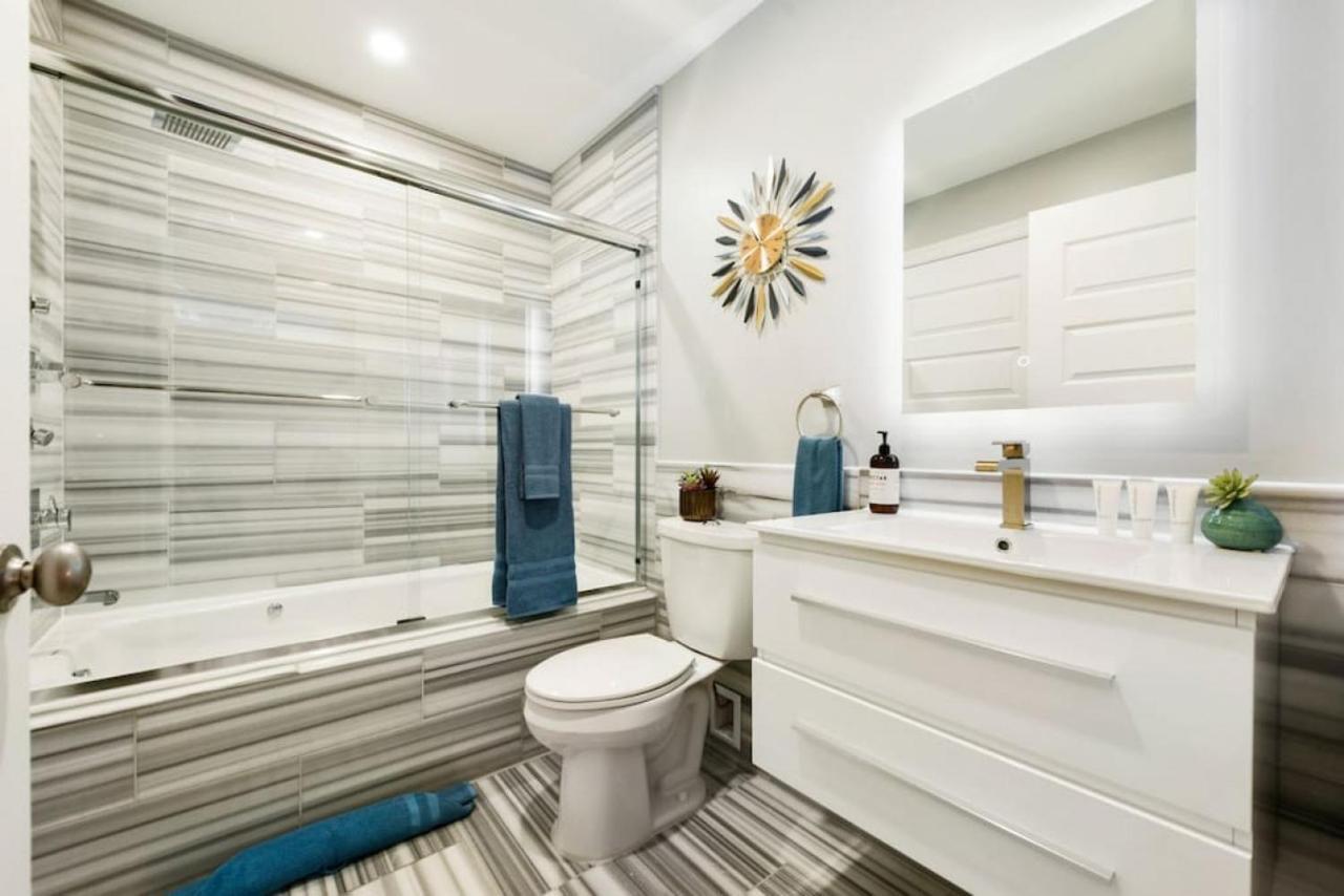 Hostwise Stays - The Washington At Chatham - Free Parking, Private Gym, Skyline Views! Питсбърг Екстериор снимка