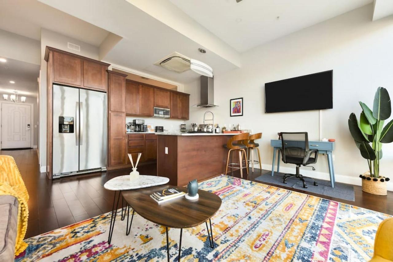 Hostwise Stays - The Washington At Chatham - Free Parking, Private Gym, Skyline Views! Питсбърг Екстериор снимка