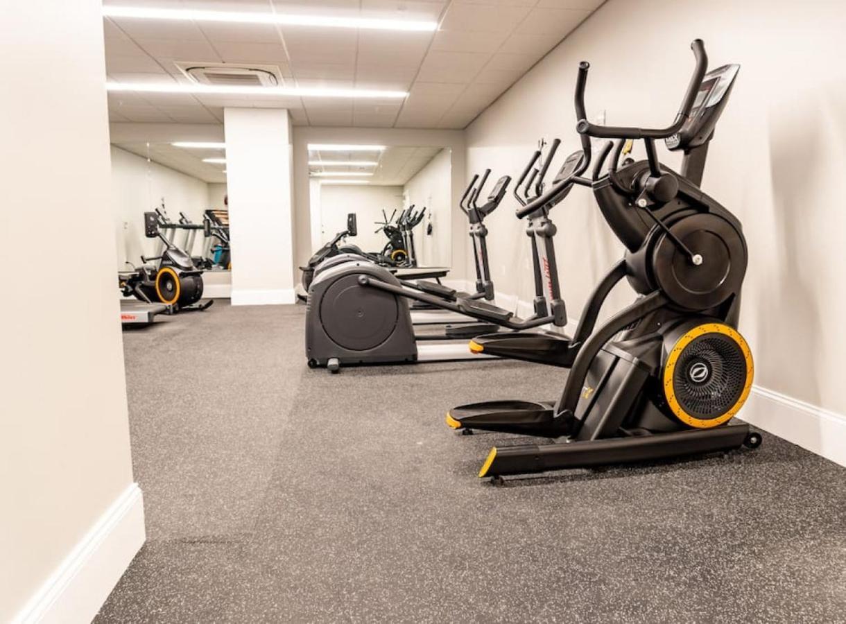 Hostwise Stays - The Washington At Chatham - Free Parking, Private Gym, Skyline Views! Питсбърг Екстериор снимка