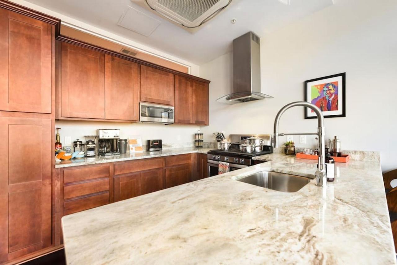 Hostwise Stays - The Washington At Chatham - Free Parking, Private Gym, Skyline Views! Питсбърг Екстериор снимка